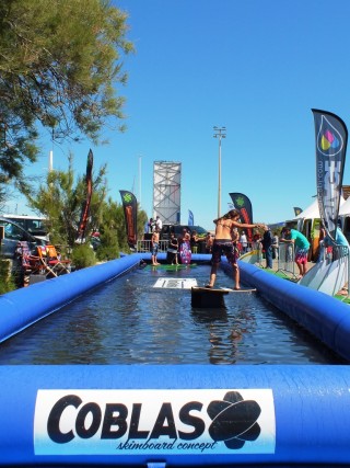 Coblas, Dune,Green Fix, skimboard, evolution, flat, initiation, découverte, glisse, module, vagues, treuil, grinch, grind