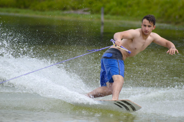 skimboard / ride / winch / lac / bègles / Bordeaux / coblas / flat / Shov-it / initiation / Skim'evolution / skim Park tour