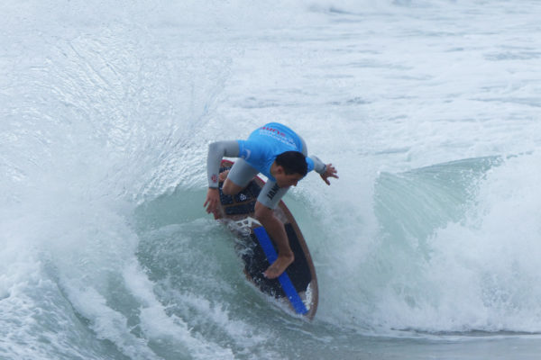 Beryl Besseau - Coupe de France de skimboard 2019 plage d'Ilbarritz à Bidart